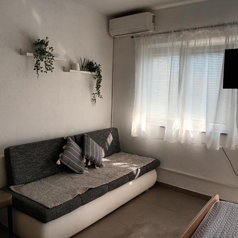 Apartments Monika Omis Omiš Exterior foto