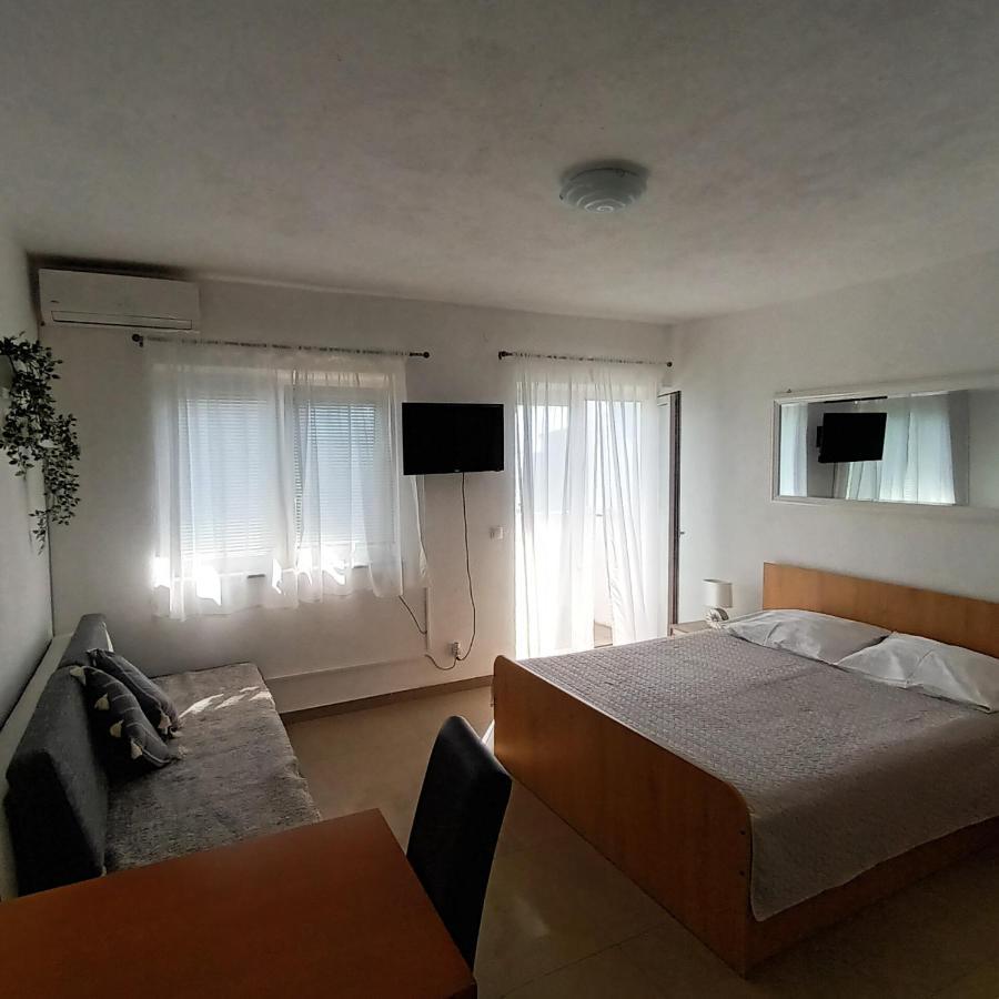 Apartments Monika Omis Omiš Exterior foto