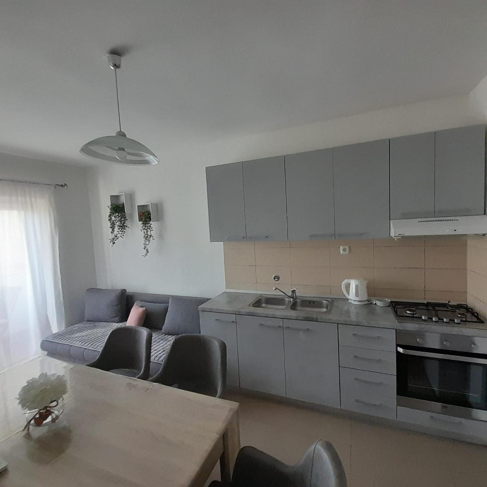 Apartments Monika Omis Omiš Exterior foto
