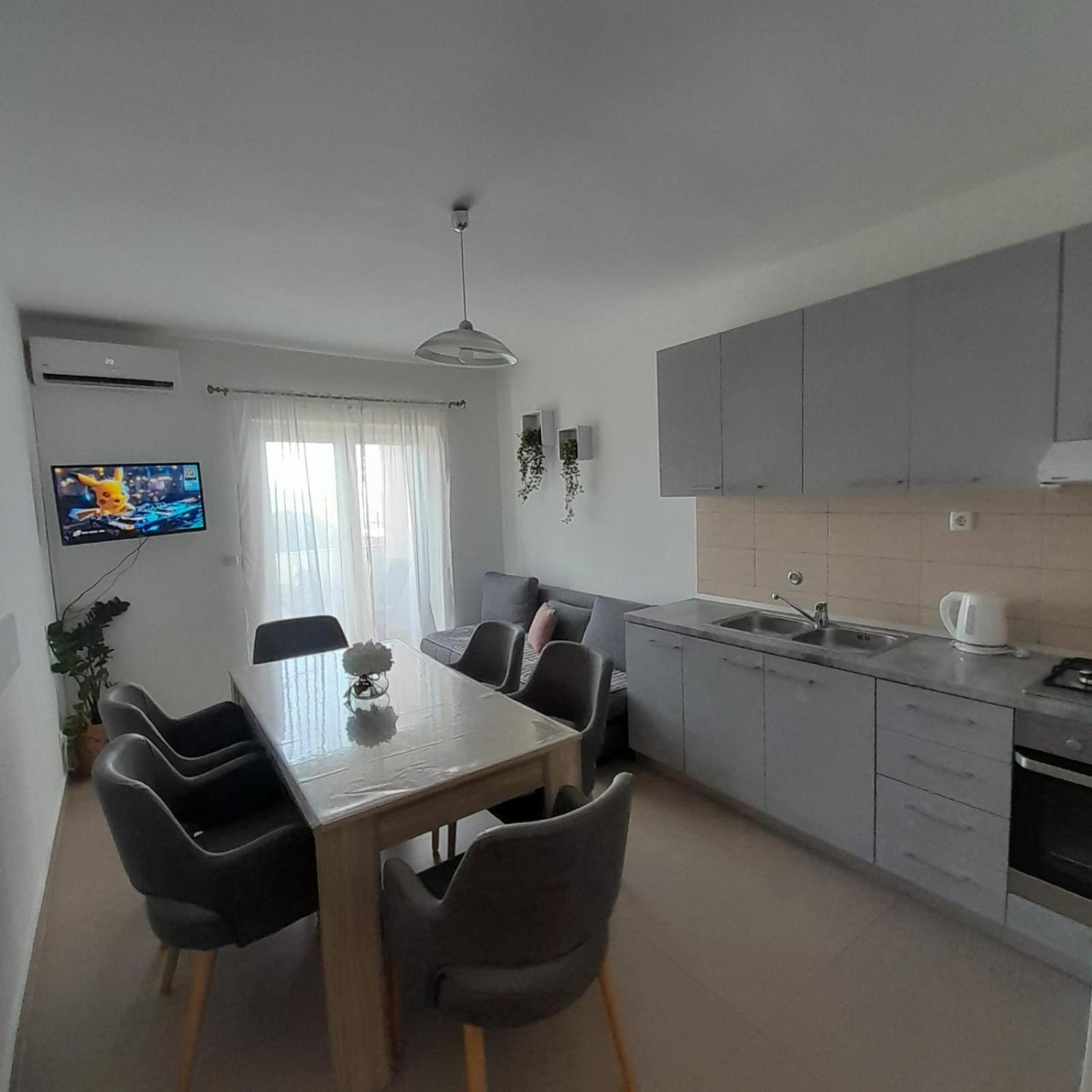 Apartments Monika Omis Omiš Exterior foto